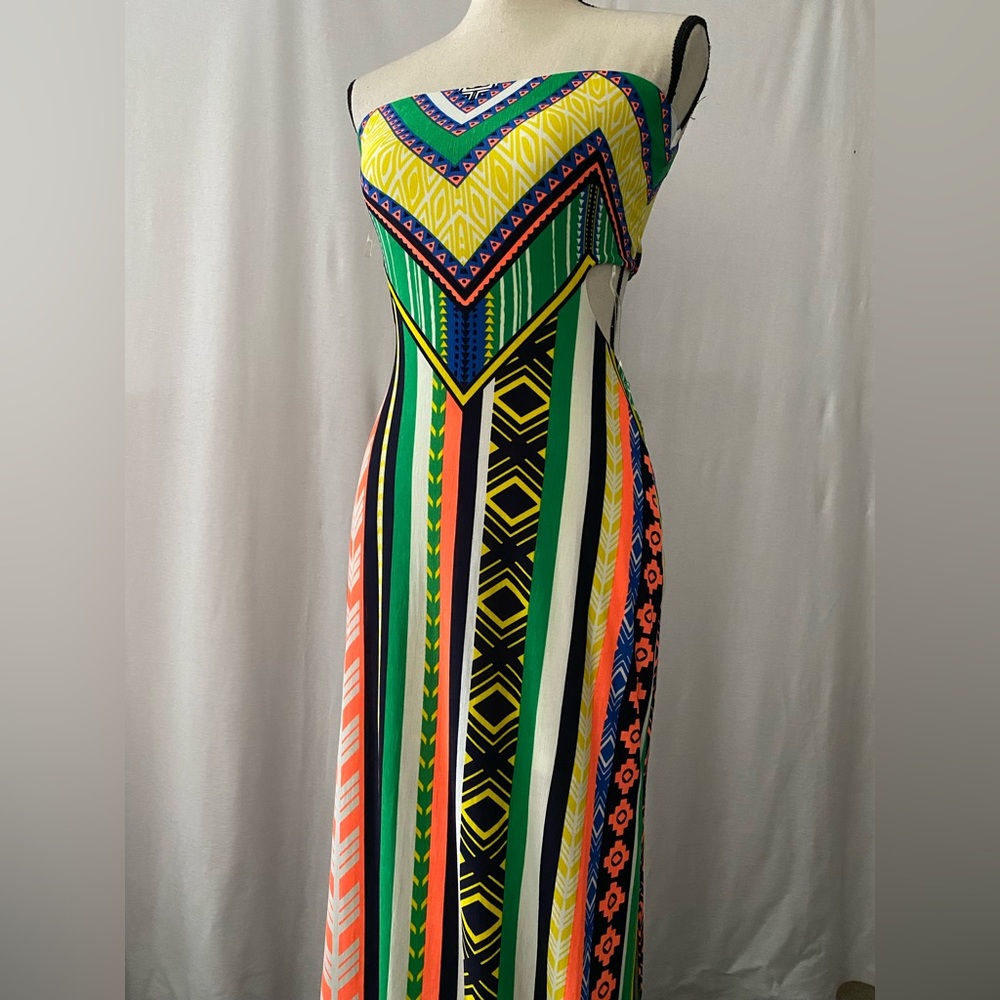 Dress - Picture 2 of 4